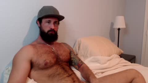 Snapshot of sexymanmk26 chatting on January 17, 12:20 am lets go private im ready to play pvt cum online show from January 17, 12:20 am