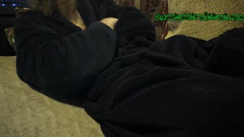Snapshot of sexymountainman420 chatting on January 18, 10:49 pm Sexymountainman420 online show from January 18, 10:49 pm
