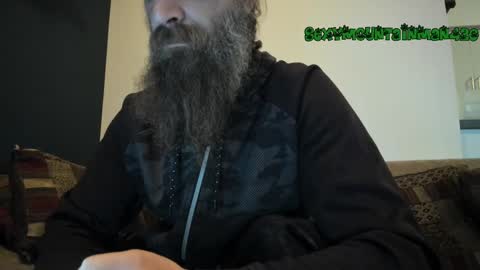 Snapshot of sexymountainman420 chatting on March 1, 8:42 pm Sexymountainman420 online show from March 1, 8:42 pm