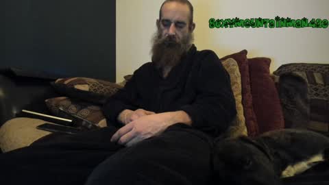 Snapshot of sexymountainman420 chatting on February 8, 7:37 am Sexymountainman420 online show from February 8, 7:37 am