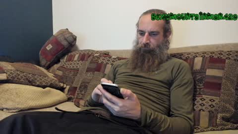 Snapshot of sexymountainman420 chatting on December 29, 6:24 am Sexymountainman420 online show from December 29, 6:24 am