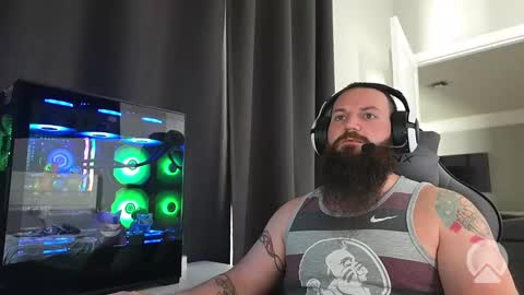 Snapshot of sflmarriedguy chatting on October 19, 5:38 pm SouthFloridaStr8guy online show from October 19, 5:38 pm
