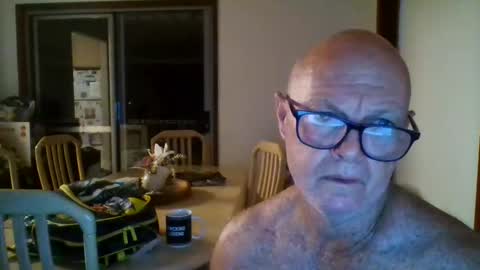 shaneo781570 online show from April 19, 6:10 pm