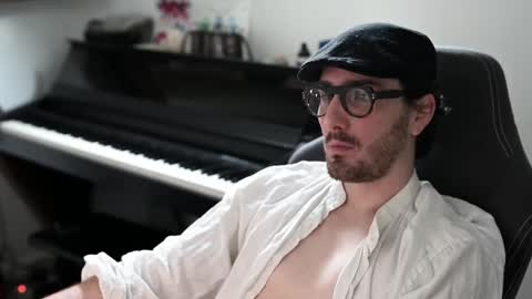 frenchy boy online show from April 19, 8:58 am