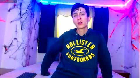 Snapshot of shaquiel_castoro chatting on October 8, 11:58 am shaquiel online show from October 8, 11:58 am