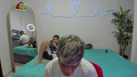 shark_boy21 online show from December 20, 2:29 am