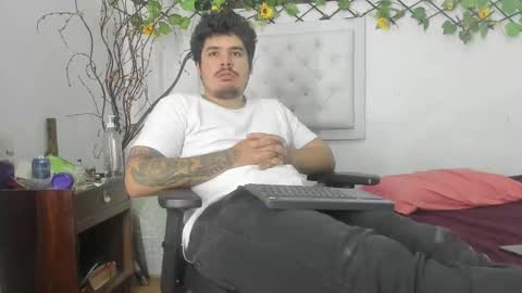 Snapshot of sharkmerlin chatting on October 7, 10:58 pm jhon deibyd online show from October 7, 10:58 pm