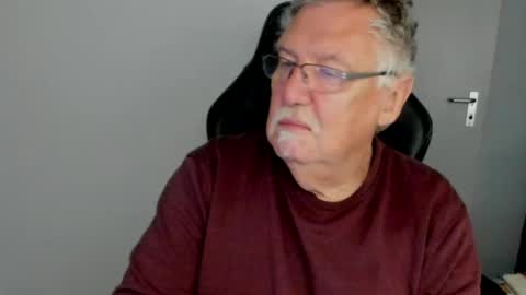 sharlots_pet online show from May 16, 10:12 am