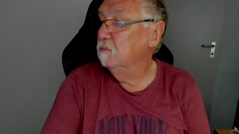 sharlots_pet online show from May 7, 10:37 am