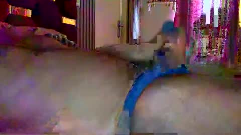 Snapshot of shashank2428 chatting on January 16, 8:43 am shashank2428 online show from January 16, 8:43 am