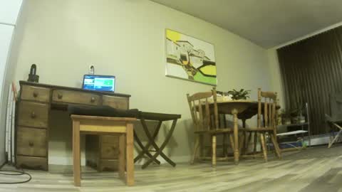 Snapshot of shave_deeez chatting on December 4, 4:27 pm shave deeez online show from December 4, 4:27 pm