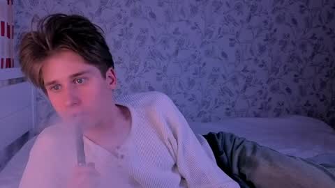 Nenedent online show from March 31, 1:18 am