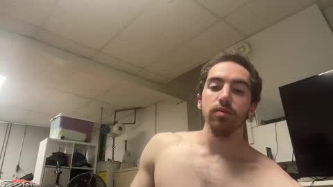 shirtlesshunk15 online show from May 12, 10:18 pm