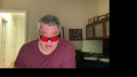 Chicago Guy online show from April 1, 3:19 am