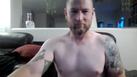 Snapshot of shwmeyours chatting on October 12, 1:27 pm shwmeyours online show from October 12, 1:27 pm