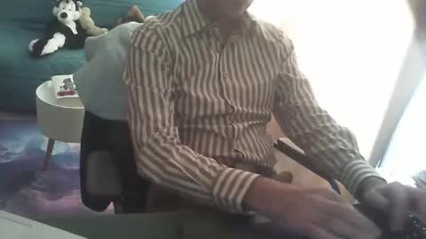 Snapshot of shyfrenchcock chatting on October 27, 2:41 pm shyfrenchcock online show from October 27, 2:41 pm