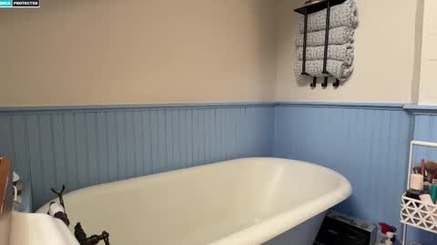 shygingerpnw online show from November 16, 12:24 am