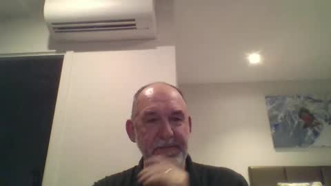 Snapshot of shyguytm chatting on October 20, 5:55 am shyguytm online show from October 20, 5:55 am