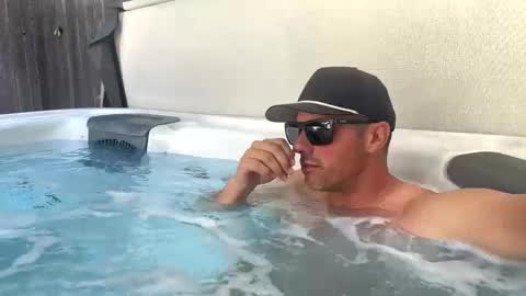 Snapshot of sidesnack chatting on October 21, 7:50 pm SideSnack online show from October 21, 7:50 pm