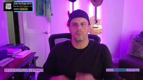 Snapshot of sidesnack chatting on October 26, 10:45 pm SideSnack online show from October 26, 10:45 pm