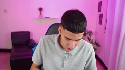 SImon online show from February 21, 2:18 pm