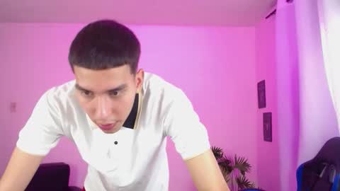 SImon online show from February 6, 4:26 pm