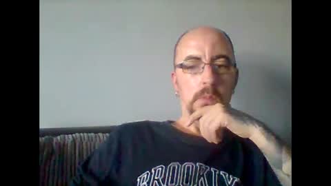 Snapshot of silent_v_81 chatting on October 5, 3:38 pm Silent V online show from October 5, 3:38 pm