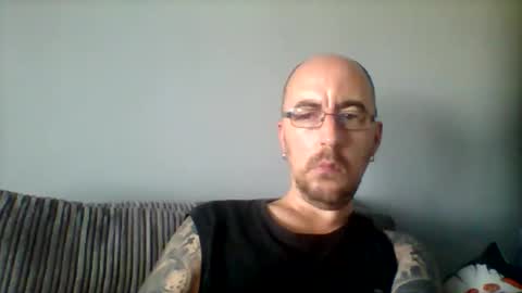 Snapshot of silent_v_81 chatting on October 17, 11:58 am Silent V online show from October 17, 11:58 am