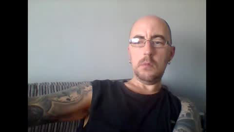 Snapshot of silent_v_81 chatting on October 13, 12:33 pm Silent V online show from October 13, 12:33 pm