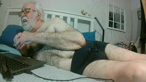 sillyoldman45221063 online show from June 7, 11:44 pm