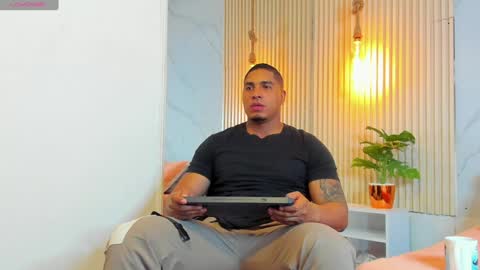 Snapshot of simeone_panda chatting on January 24, 11:48 am simeone_panda online show from January 24, 11:48 am
