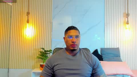 Snapshot of simeone_panda chatting on January 28, 11:38 am simeone_panda online show from January 28, 11:38 am