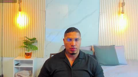 Snapshot of simeone_panda chatting on February 20, 11:42 am simeone_panda online show from February 20, 11:42 am
