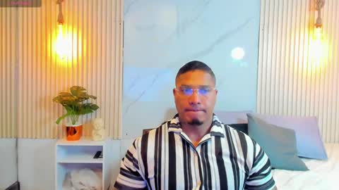 Snapshot of simeone_panda chatting on March 3, 11:49 am simeone_panda online show from March 3, 11:49 am