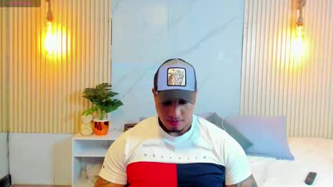 Snapshot of simeone_panda chatting on March 8, 12:28 pm simeone_panda online show from March 8, 12:28 pm