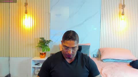 Snapshot of simeone_panda chatting on January 30, 12:06 pm simeone_panda online show from January 30, 12:06 pm