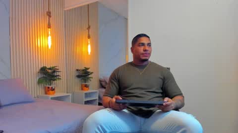Snapshot of simeone_panda chatting on December 14, 12:01 pm simeone_panda online show from December 14, 12:01 pm