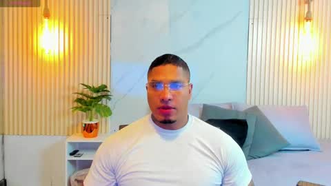 Snapshot of simeone_panda chatting on February 12, 11:51 am simeone_panda online show from February 12, 11:51 am