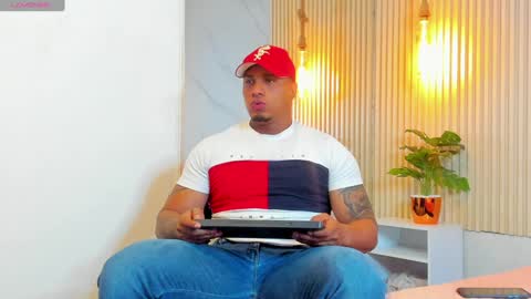 Snapshot of simeone_panda chatting on January 17, 11:49 am simeone_panda online show from January 17, 11:49 am