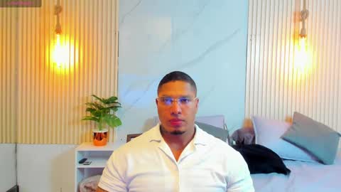 Snapshot of simeone_panda chatting on February 14, 11:53 am simeone_panda online show from February 14, 11:53 am