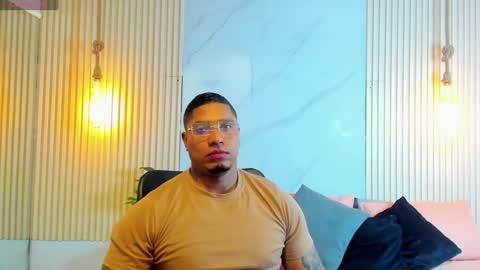 Snapshot of simeone_panda chatting on January 29, 12:02 pm simeone_panda online show from January 29, 12:02 pm