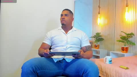 Snapshot of simeone_panda chatting on January 12, 12:33 pm simeone_panda online show from January 12, 12:33 pm