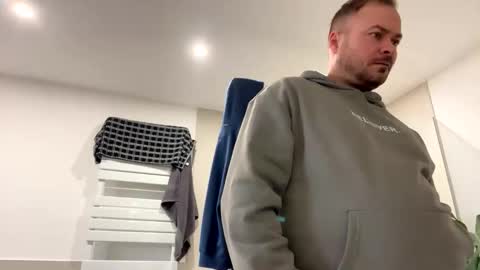 simon23061998 online show from February 6, 9:28 am