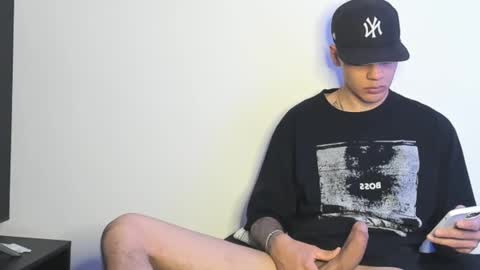 Simon Independent Model online show from March 3, 11:56 pm