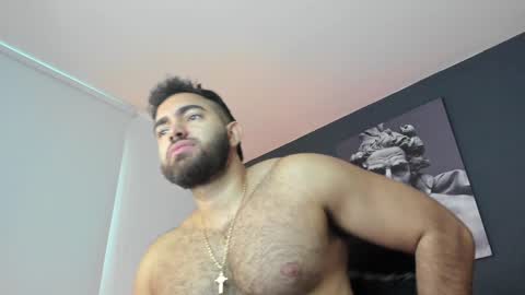 Snapshot of simon_leon01 chatting on December 28, 11:52 am simon_leon01 online show from December 28, 11:52 am