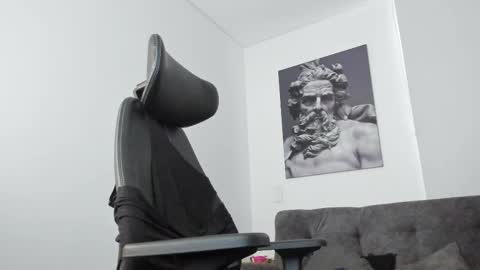 Snapshot of simon_leon01 chatting on September 30, 11:47 am simon_leon01 online show from September 30, 11:47 am