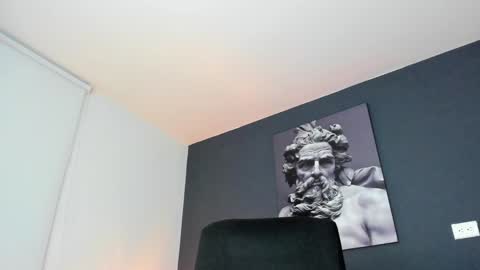 Snapshot of simon_leon01 chatting on December 9, 10:54 am simon_leon01 online show from December 9, 10:54 am