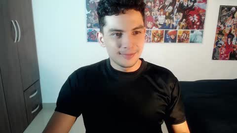 Snapshot of simone_vice chatting on October 5, 5:00 am simone vice online show from October 5, 5:00 am