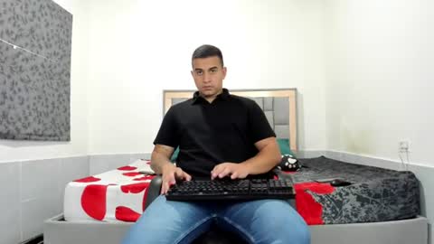 SIMON KELER online show from June 12, 11:24 pm