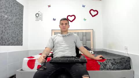 Snapshot of simonkeler chatting on September 30, 3:12 am SIMON KELER online show from September 30, 3:12 am